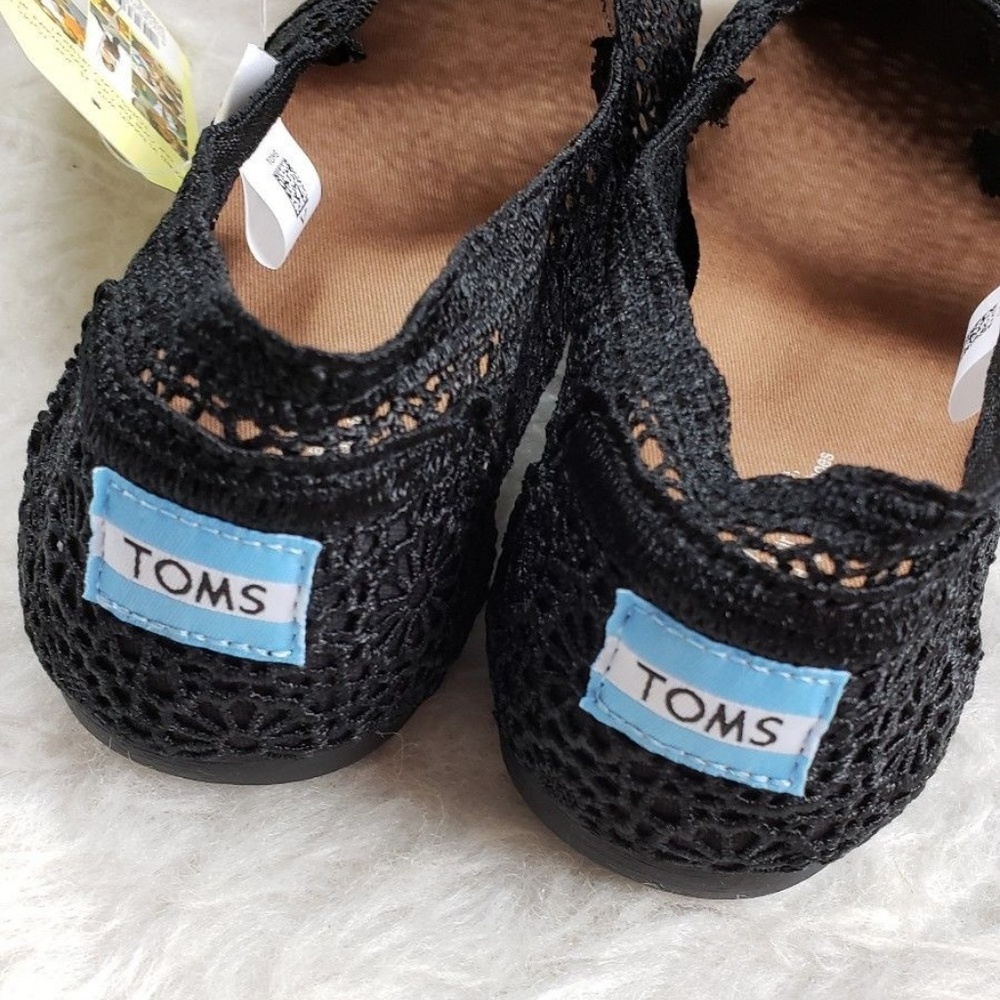 ⛔Toms Black Classic Moroccan Crochet Slip On - Picture 3 of 7